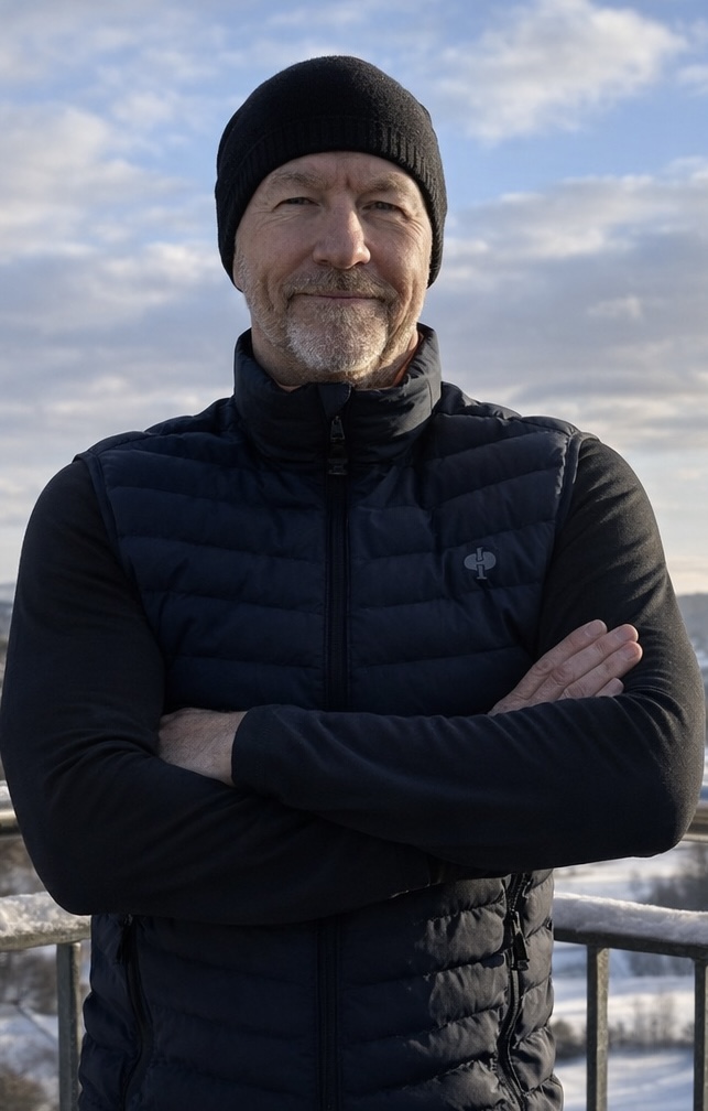 Fitnesscoach Dirk Bräutigam unterstützt Männer über 45 dabei ihre Energie, Fitness und Leistungsfähigkeit zurückzugewinnen